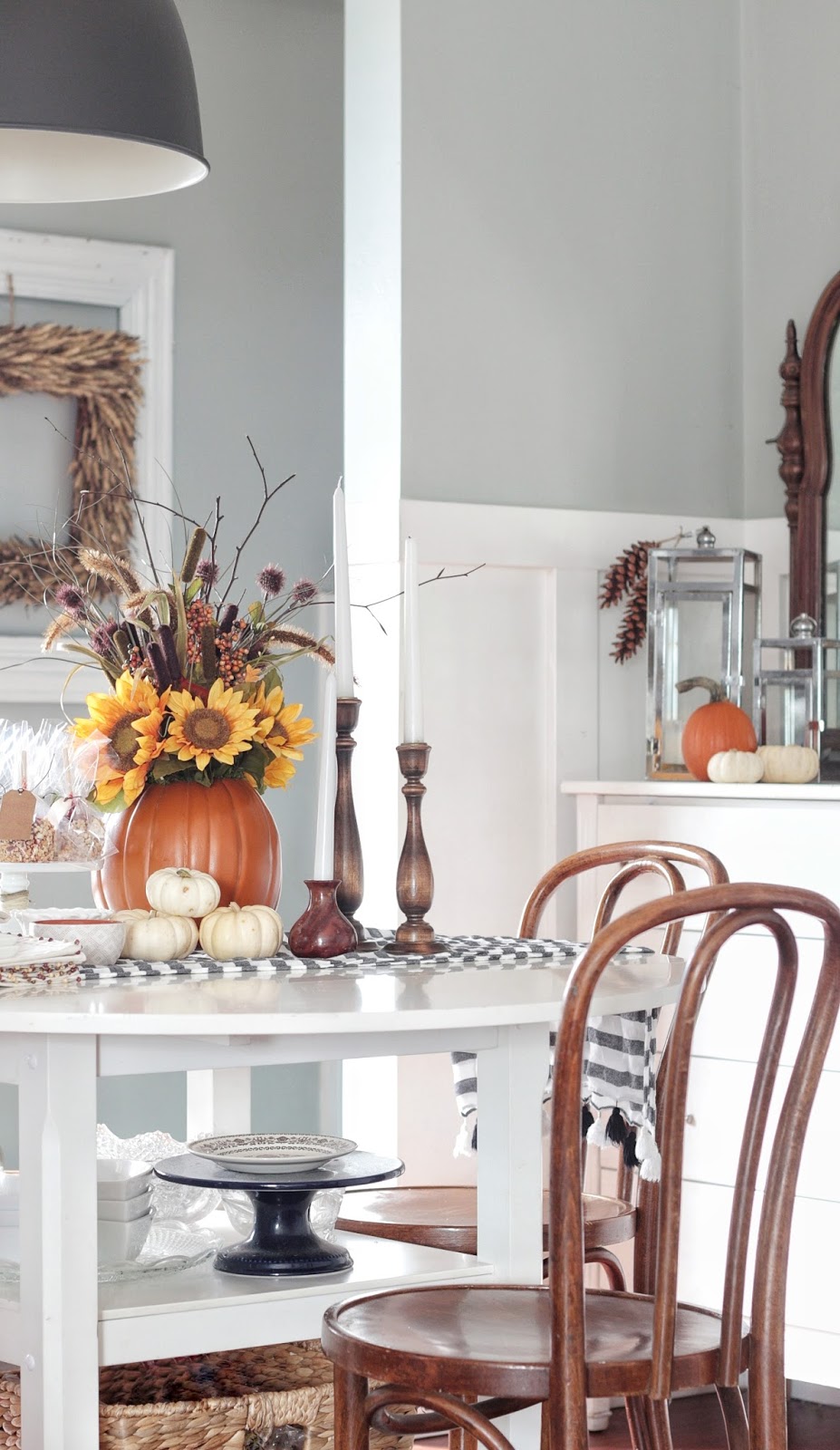#FabFallFest: Fall Home Tour 2016 fwmadebycarli.com #FabFallFest: Fall Home Tour 2016 fwmadebycarli.com