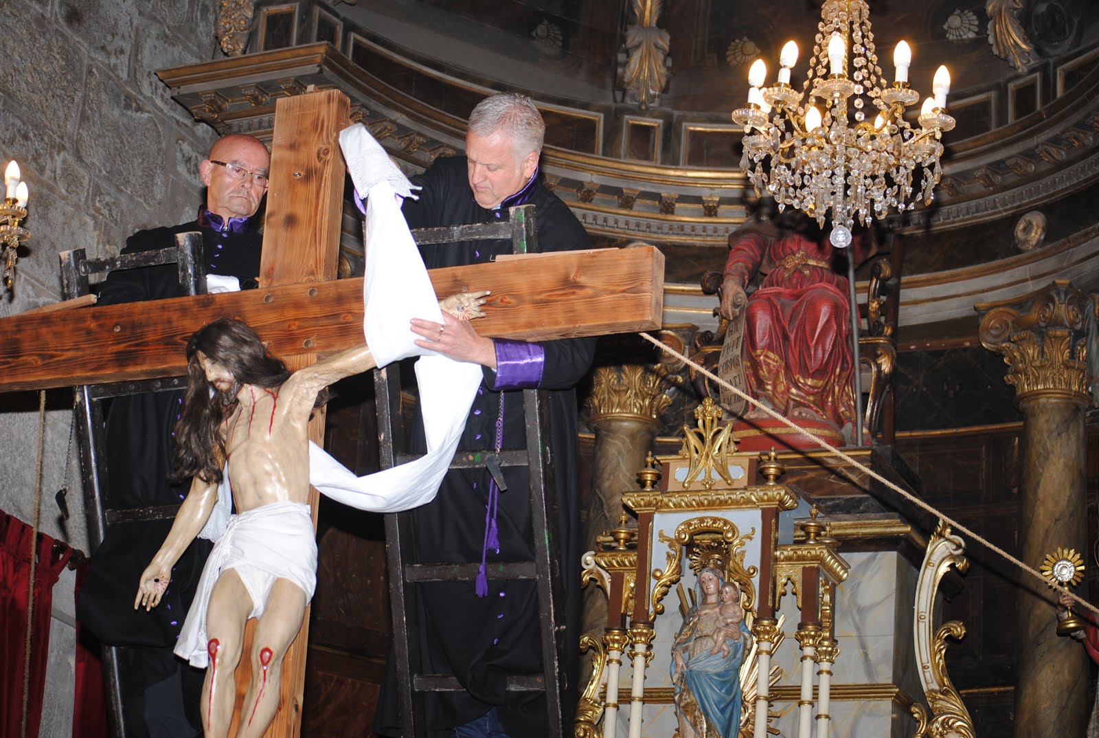 Fotos del Desenclavo de Jesús de la Cruz 2016