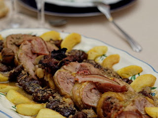 Pintade farcie et fricasée forestière, sauce au foie gras