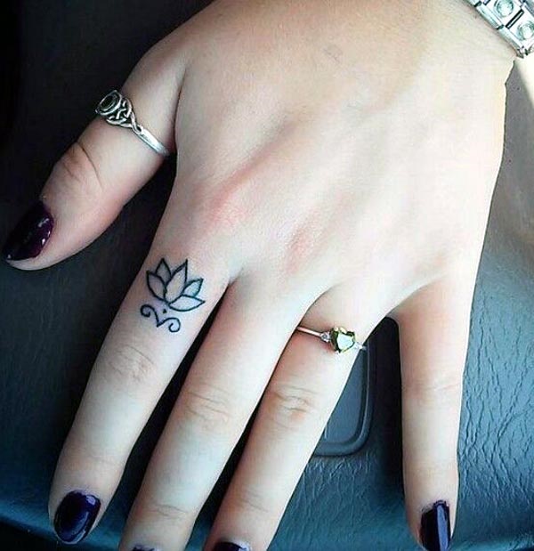 Mini tatuagens de flores para as mulheres Mini tatuagens de flores para as mulheres