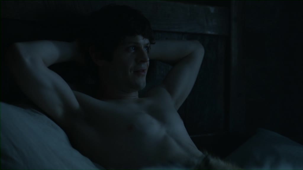 Iwan Rheon - Shirtless, Barefoot & Naked in "Game of Thrones"...