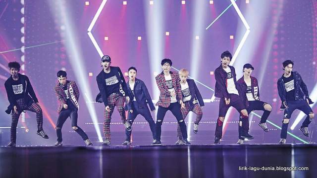 Foto EXO dan Yoo Jae Suk Foto EXO dan Yoo Jae Suk
