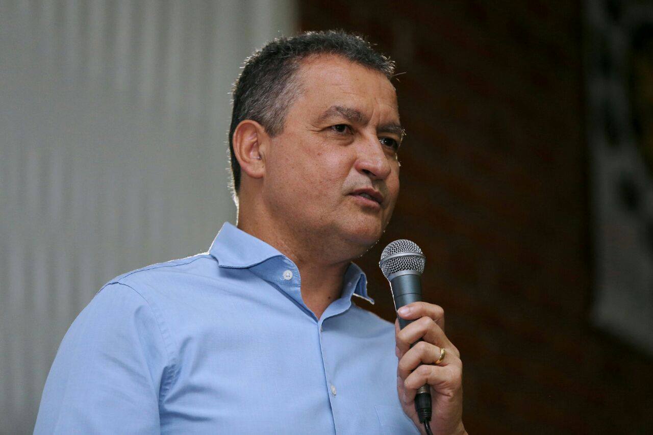 Ao vivo: Rui Costa fala sobre implantação de mais duas Policlínicas no interior