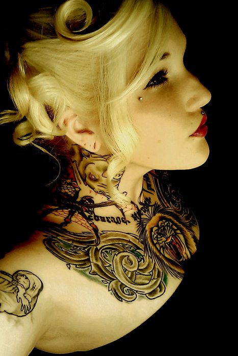 tatuaje cuello foto