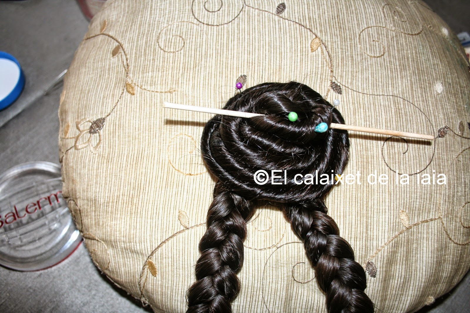 Como hacer y coser un moño para el peinado de fallera paso a paso foto a  foto