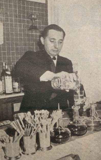 EL BARMAN CLÁSICO ARGENTINO CARLOS ALBERTO QUIROGA