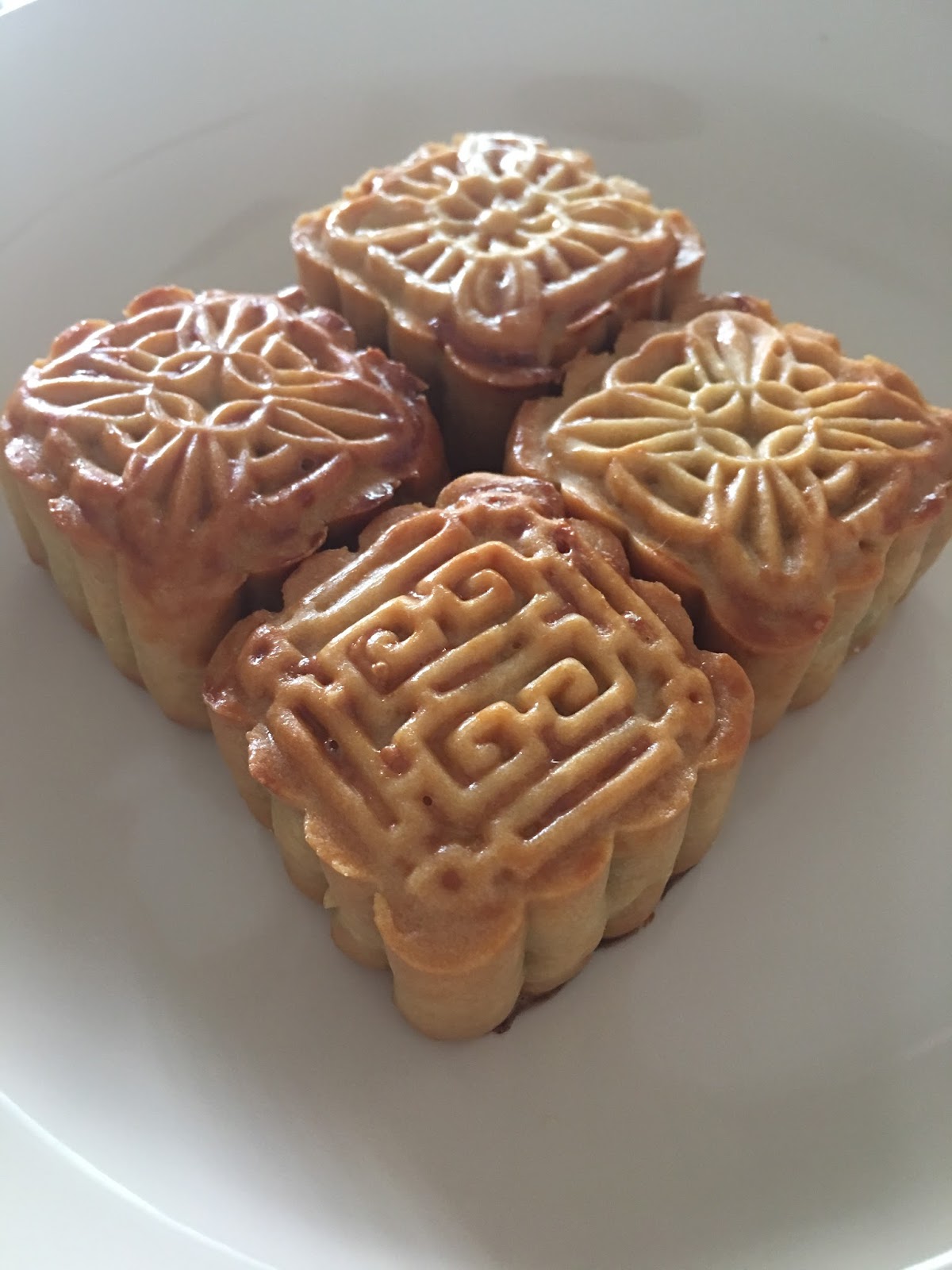 Bake Lurve Cook Traditional White Lotus Paste Mooncake with Melon Seeds