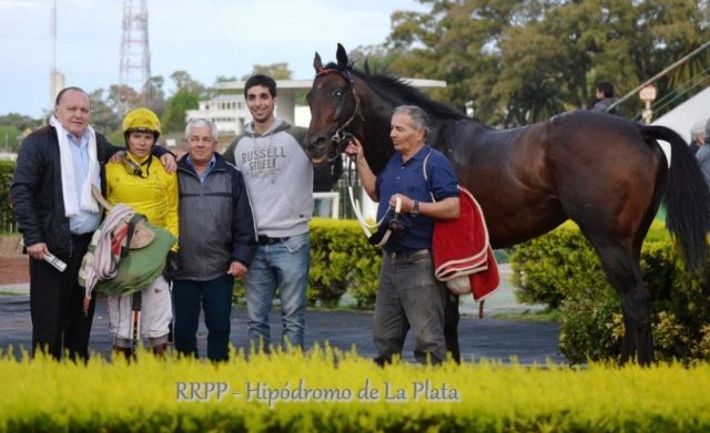 Foot Band corre el Especial Plateria en La Plata Foot Band Footstepsinthesand La Plata