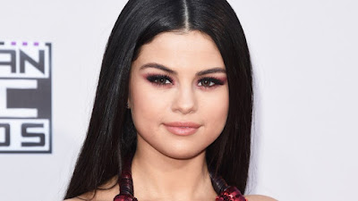 Selena Gomez é a cantora pop atuamente mais pesquisada no Brasil
