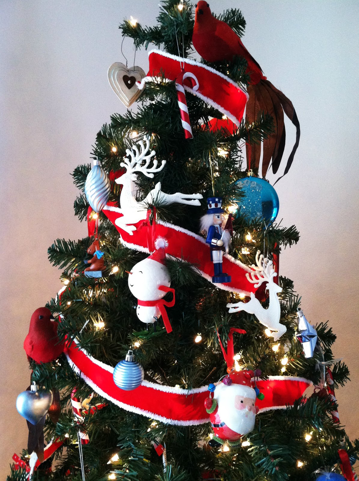 Delicious Spaces Oh Christmas Tree, Oh Christmas Tree!