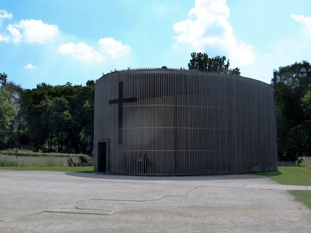 Chiesa Berlino terra cruda 2