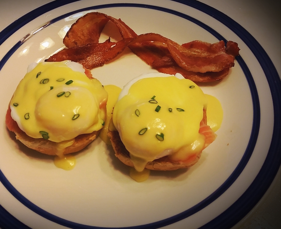 Iken Cook Eggs Benedict with Smoked Salmon