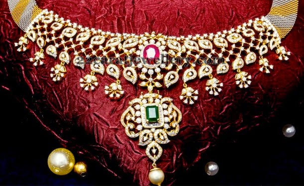Paisley Motifs Diamond Necklace