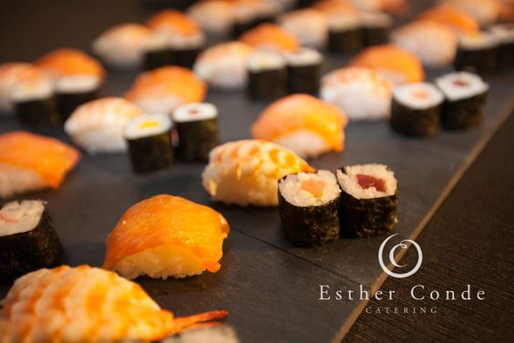 Buffet japonés para una boda tipo coctel - Foto: Esther Conde Buffet japonés para una boda tipo coctel - Foto: Esther Conde