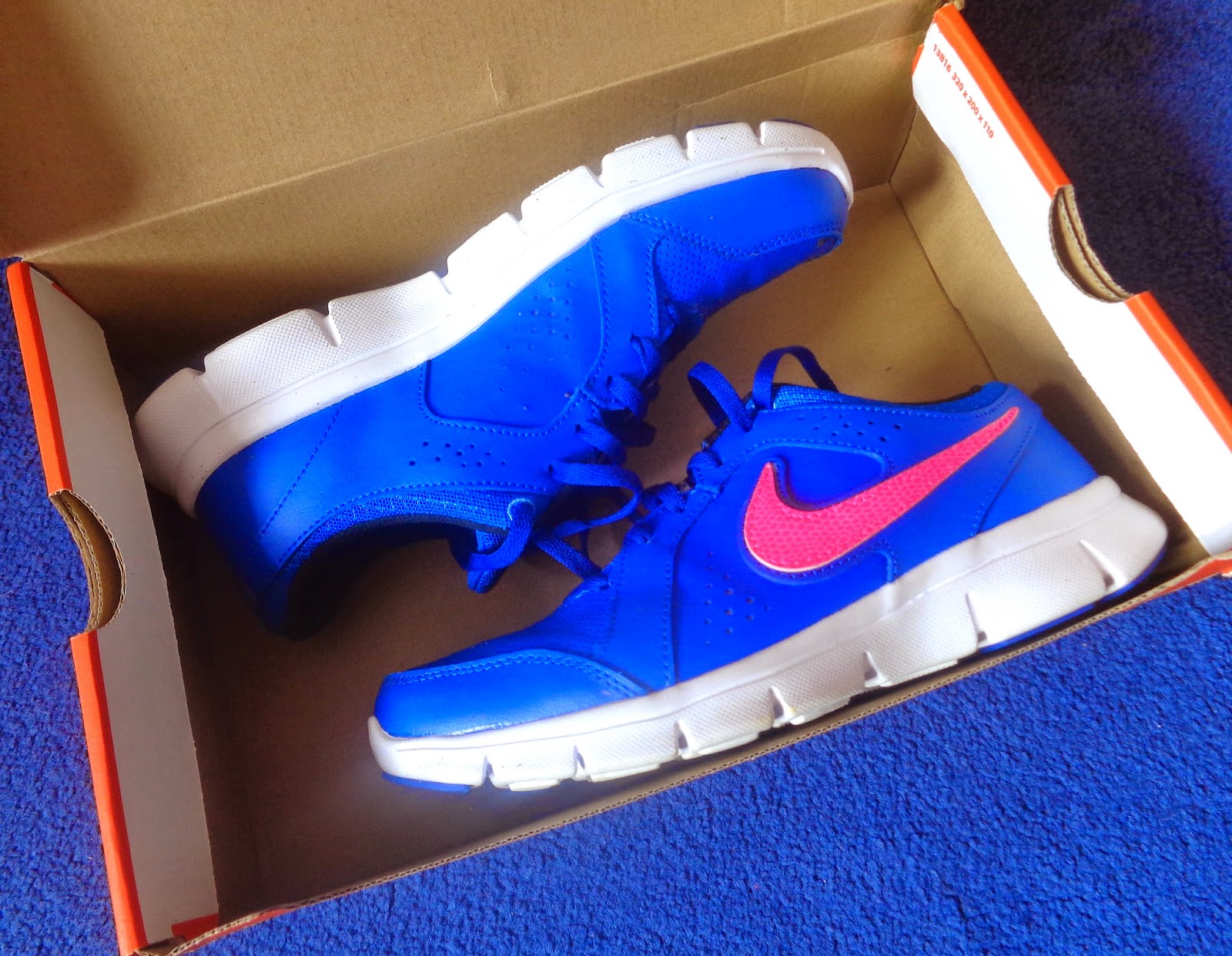 electric blue nike trainers