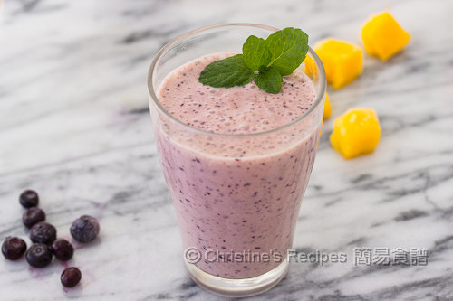 Mango Blueberry Smoothie02