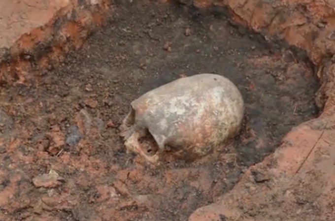 Cráneo alargado de 2000 años de antigüedad en Rusia 31julio2
