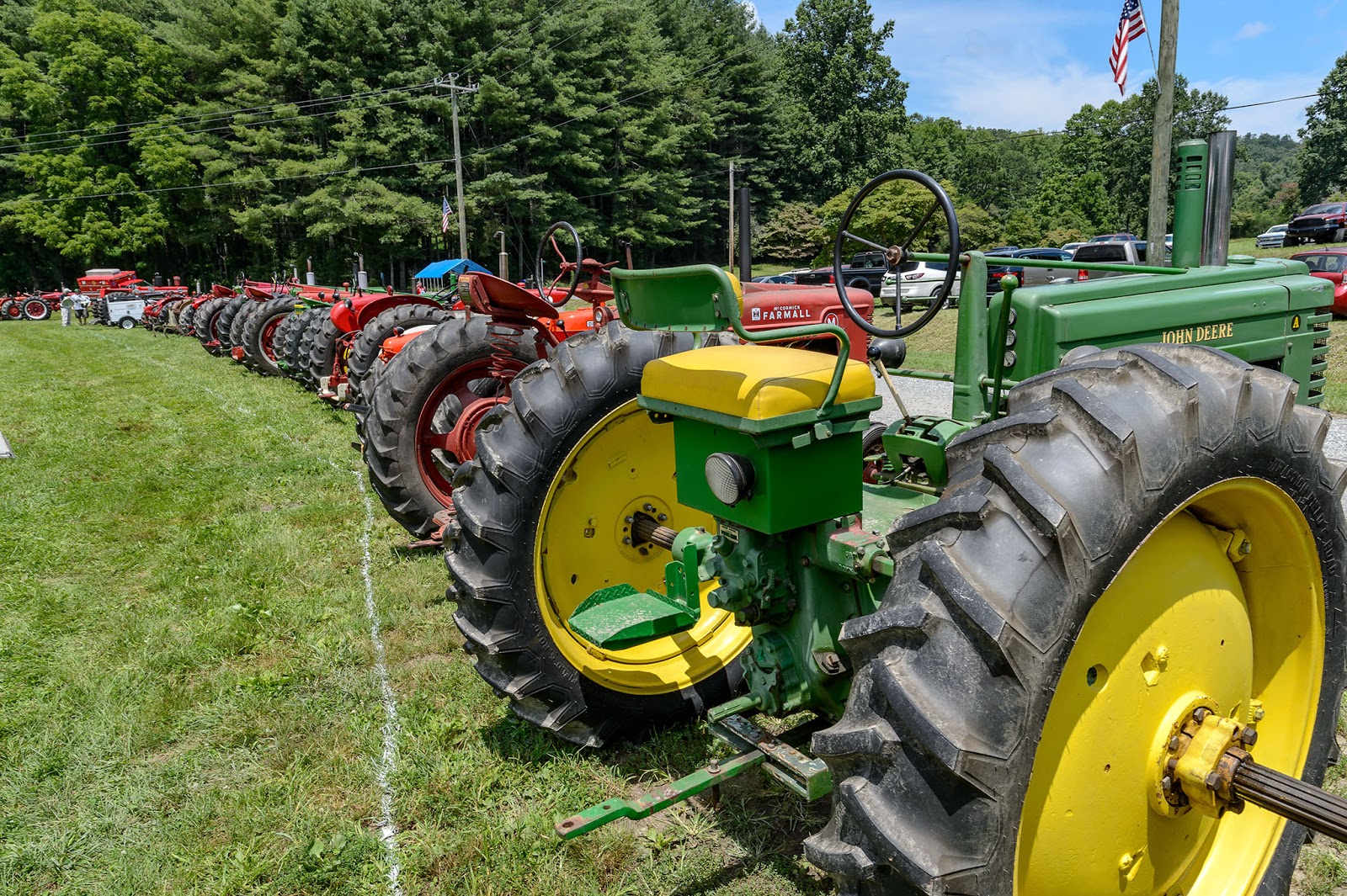 Bubba's Garage Photos from the Christmas in July Tractor Show