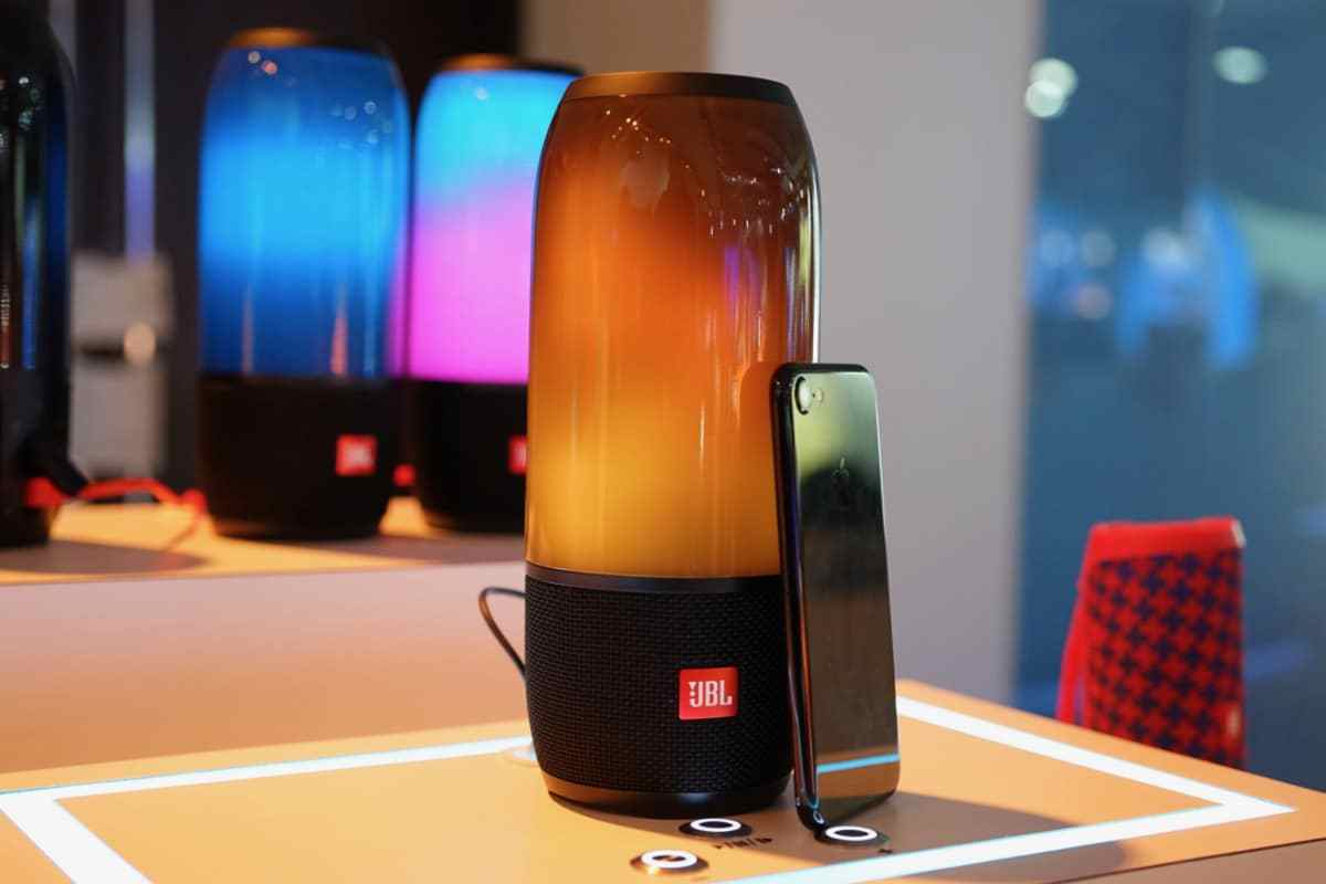 JBL Pulse 3 Waterproof bluetooth speaker TechDoge Latest Tech, Gadgets and Programming Updates