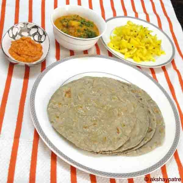 Vidya's Recipes: Bajre ki roti recipe - Pearl millet roti