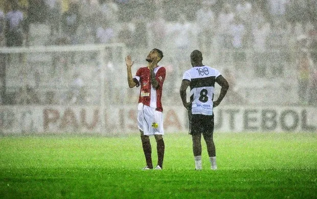 Amistoso entre Neymar e Nenê