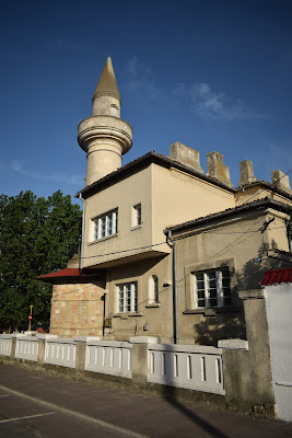 Casa cu minaret din vecinătatea vilei regale din Mamaia