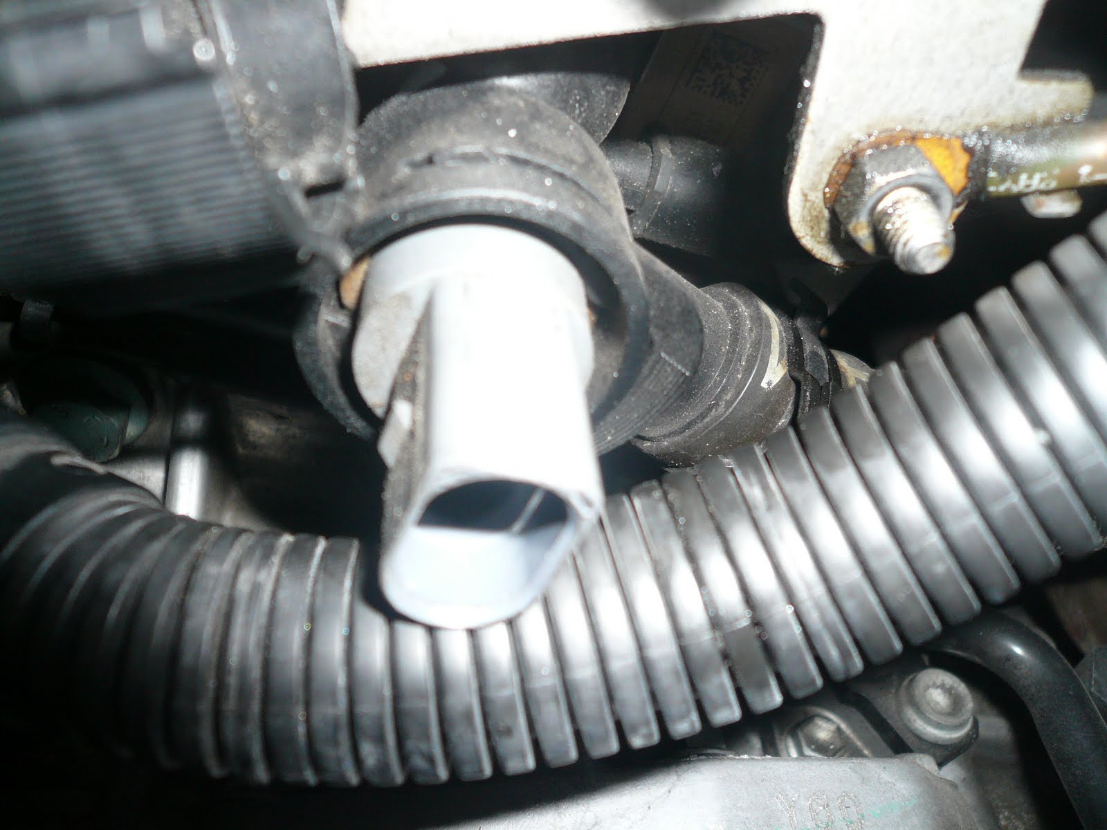 VW Passat Repair How to replace the G62 Coolant Sensor on a 2006 VW