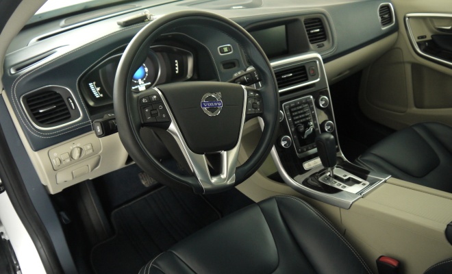 Volvo V60 PHEV interior