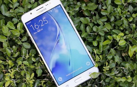 Samsung Galaxy J5 Kelebihan dan Kekurangan Samsung Galaxy J5