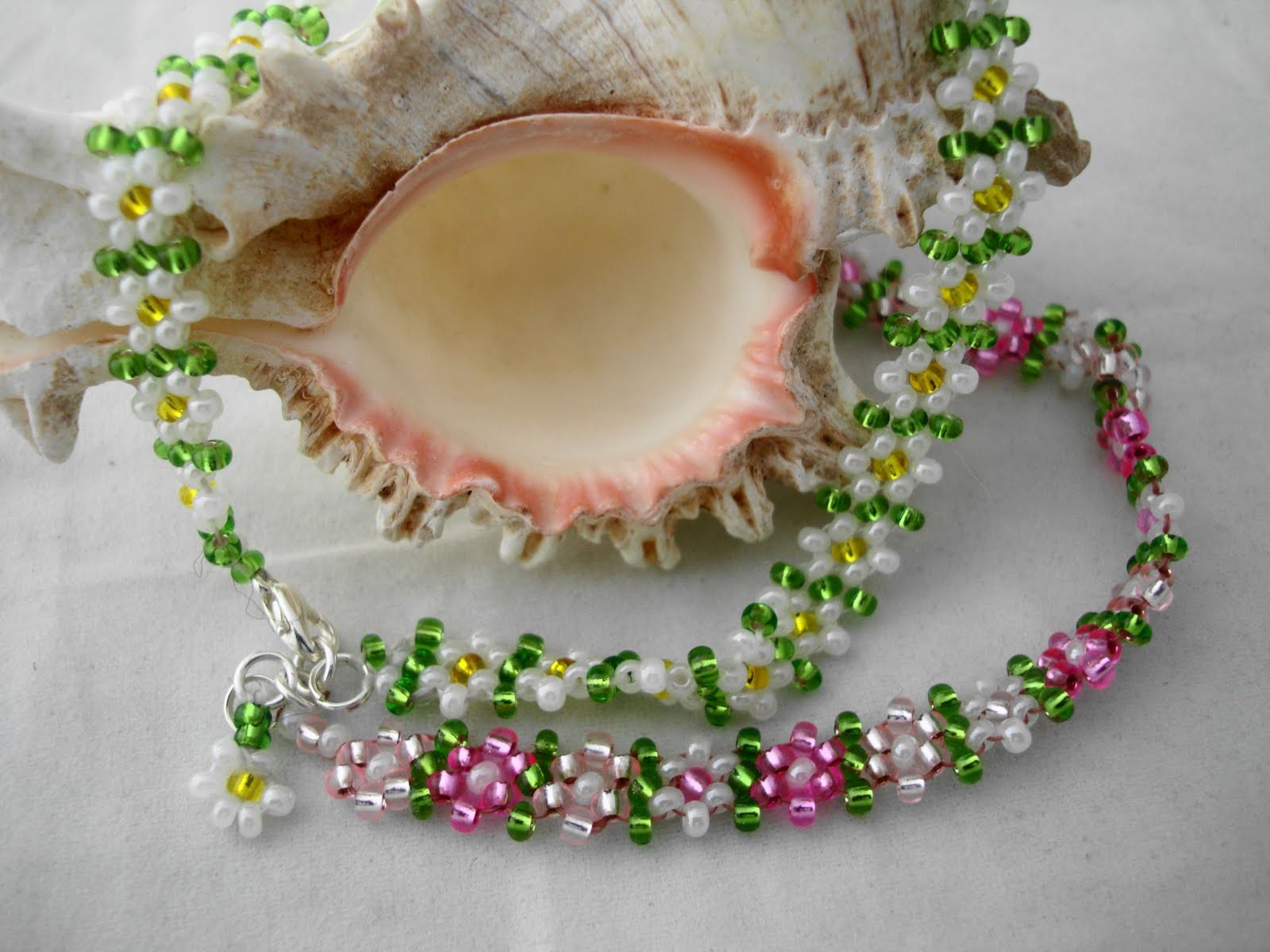 From Beads to Buttons Daisy Chain anklet