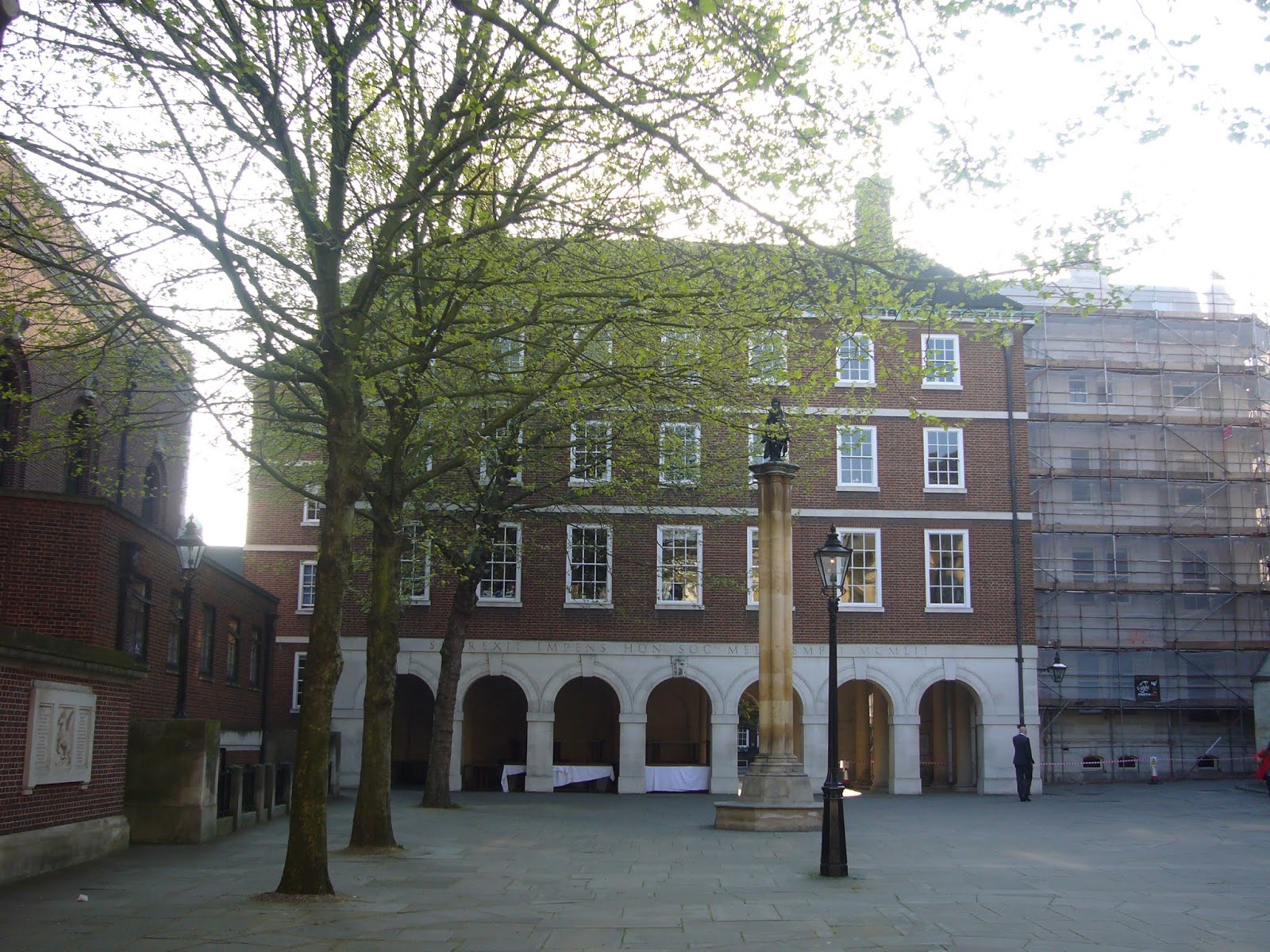 Holmes And Poirot In London ロンドン テンプル教会 Temple Church その１
