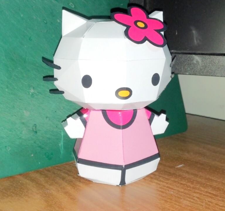 paper-art-by-johan-hello-kitty-papercraft-template