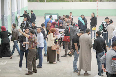 الأساتذة الإحتياطيون يحتجون في مدينة تيزي وزو الجزائرية الأساتذة الإحتياطيون يحتجون في مدينة تيزي وزو الجزائرية