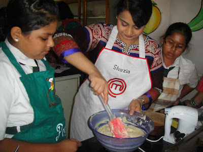 Shazia Khan giving cooking tips