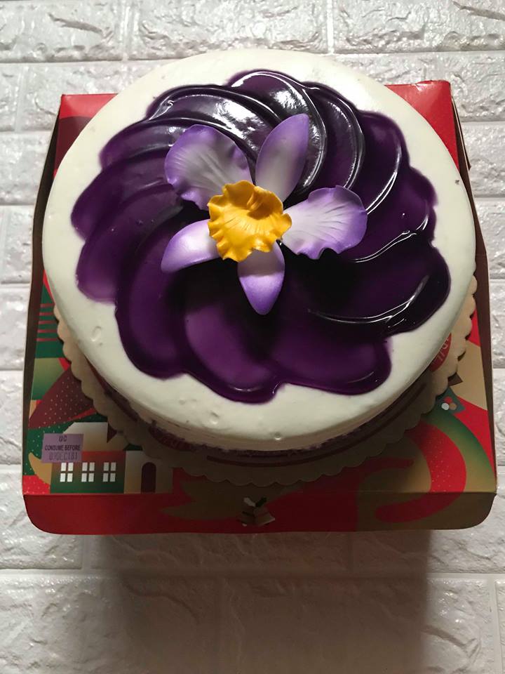 Lemon GreenTea Indulge in the Ube goodness of this cake creation as