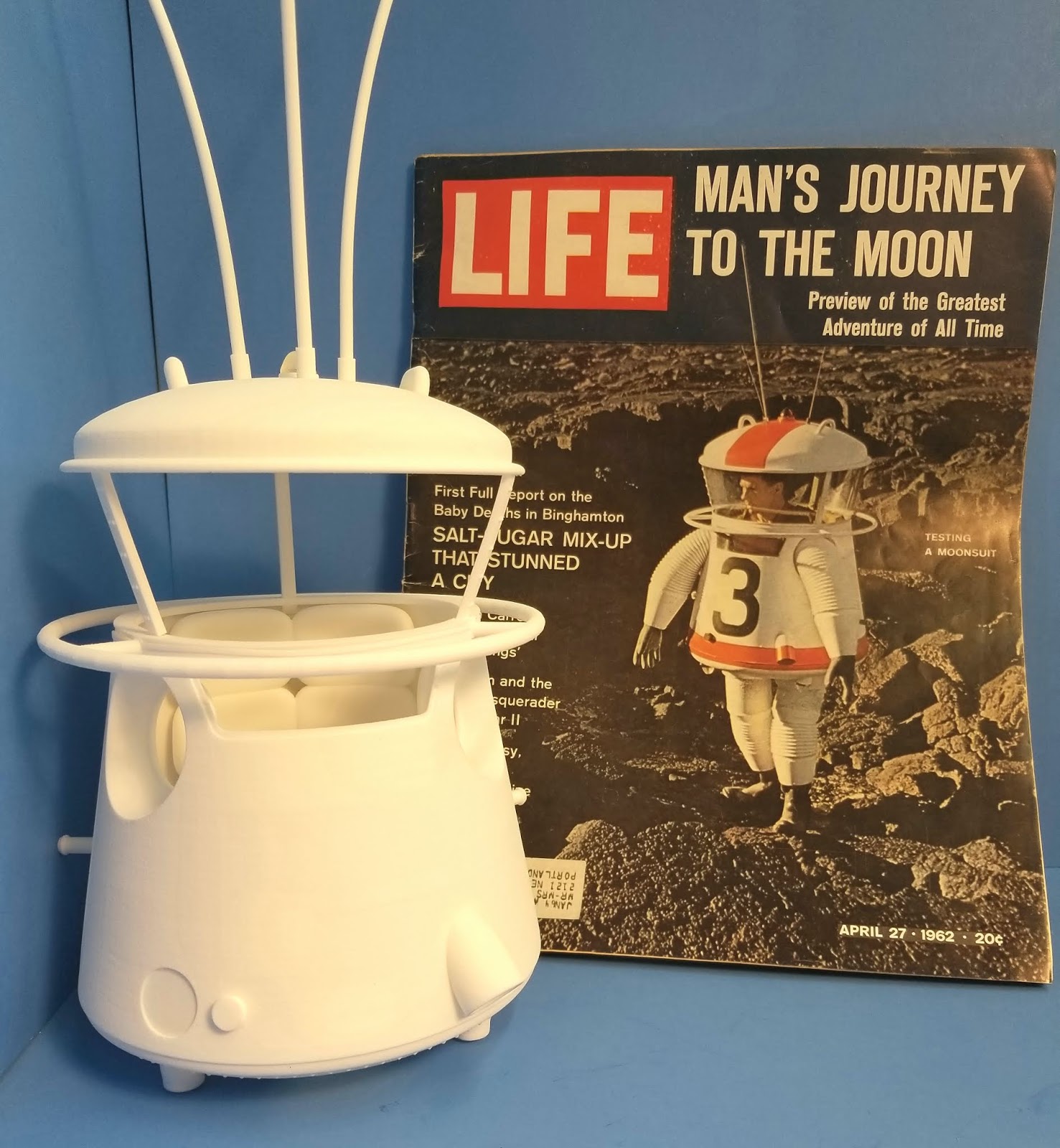 MOONBASE CENTRAL BOB'S TOY BOX MOON MODELS