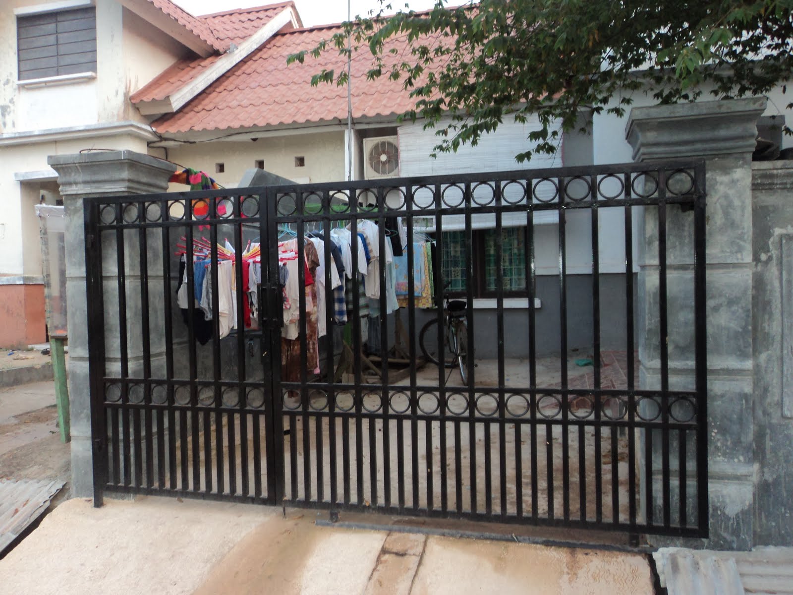 Desain Warna Cat Pagar Rumah