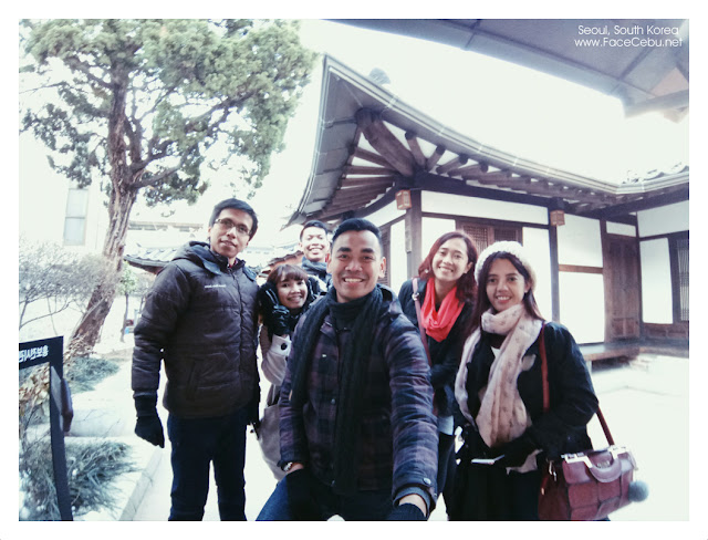 Another wide group picture at Bukchon Hanok Village Tourist Information Centre Another wide group picture at Bukchon Hanok Village Tourist Information Centre