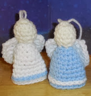 http://livingthecraftlife.blogspot.com.es/2011/12/mini-snow-angel-christmas-ornament.html