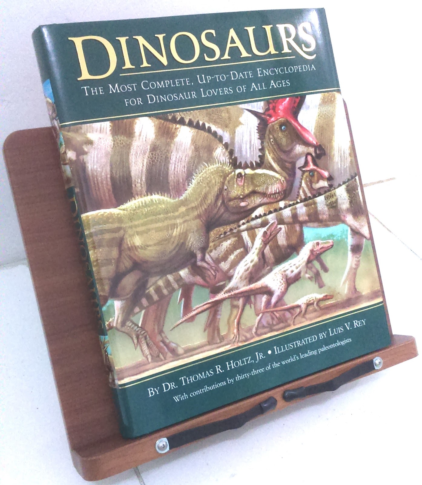 Những cuốn sách về khủng long khiến trẻ em mê tít (Ảnh: Klinsman Hinjaya's Blog)