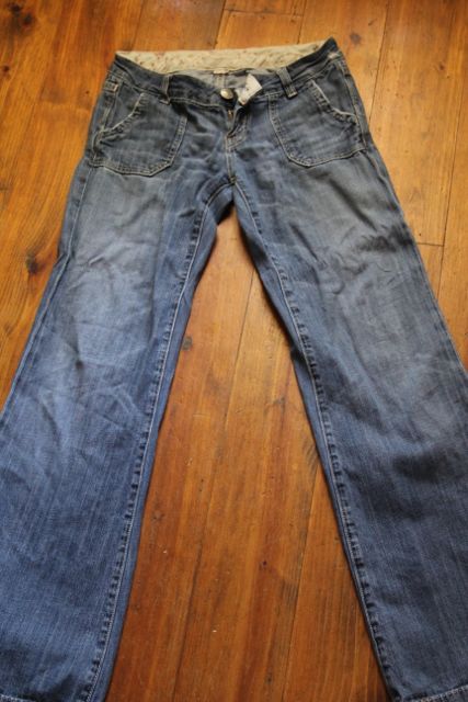 updating faded jeans with dye {before and after} - Biblical Homemaking