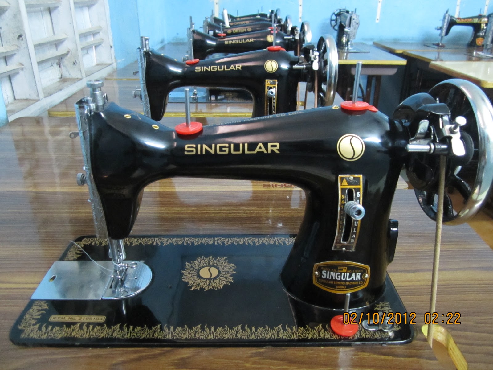 think biggerrrr: SEWING MACHINE - SINGULAR