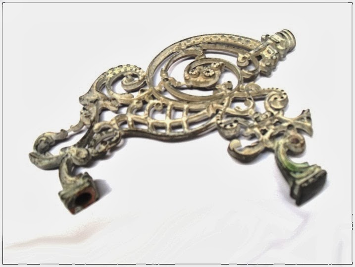 BARANG ANTIK LUKITO: Ornamen Lampu Tua - SOLD