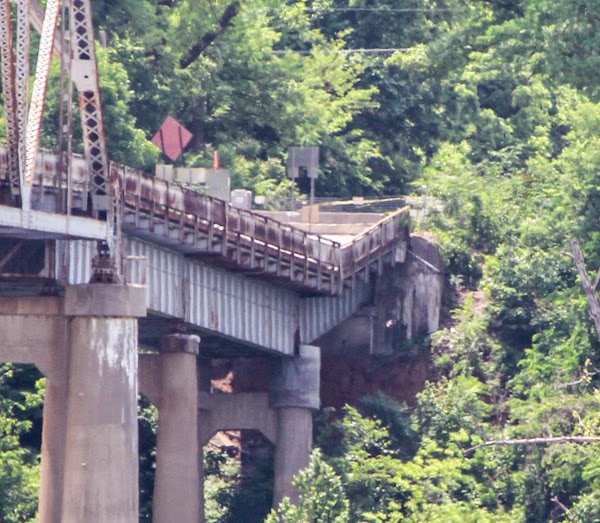 Mark D. McCoy Photography Ledbetter Bridge Progression of Collapse