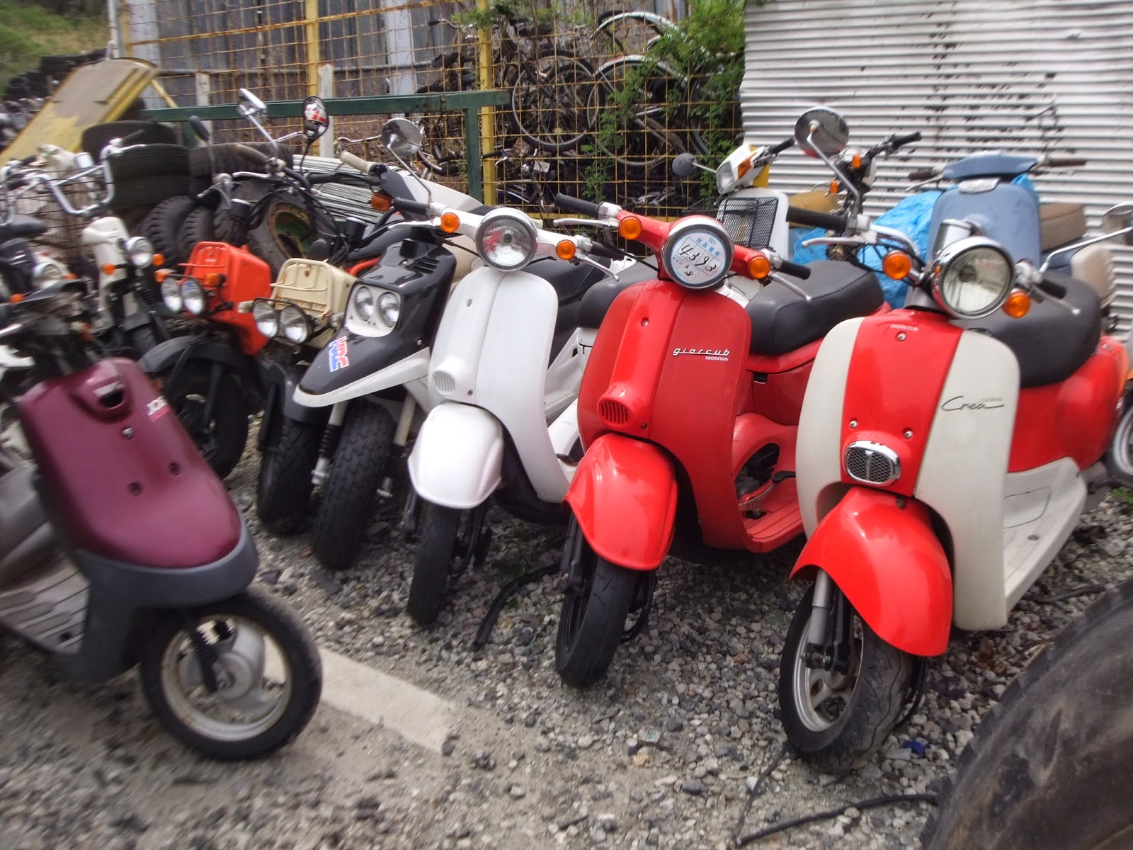 EXPORT NEW/USED JAPANESE MOTORCYCLES SCOOTER FROM OSAKA JAPAN / AZINTERNATIONAL JAPAN From