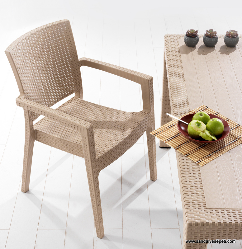 Rattan Görünümlü Plastik Masa Sandalye Takımı
