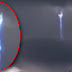 Assustador: Americano grava vídeo de suposta nave em forma de capsula emitindo feixe de luz azul brilhante