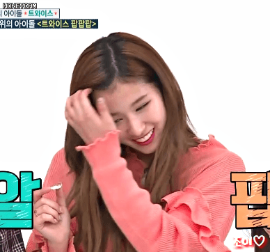 [주간아이돌] 오늘자 트와이스 움짤 Part.3 개인(모모,미나,사나,쯔위,정연).gif | 인스티즈