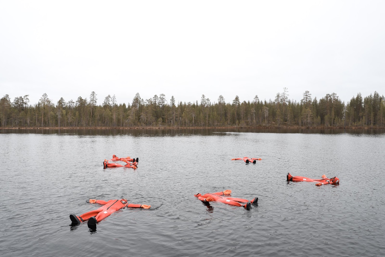 Midnight Sun Floating Experience in Rovaniemi