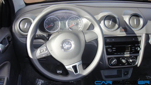 VW Gol G6 I-Trend 1.0 x Hyundai HB-20 - interior